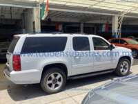 Chevrolet Suburban 2013 5p LT V8/5.3 Piel 2da Banca Cubo Aut  2013 Chevrolet Suburban Ingreso Exteriores 3