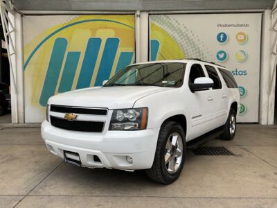 Chevrolet Suburban 2013 5p LT V8/5.3 Piel 2da Banca Cubo Aut 