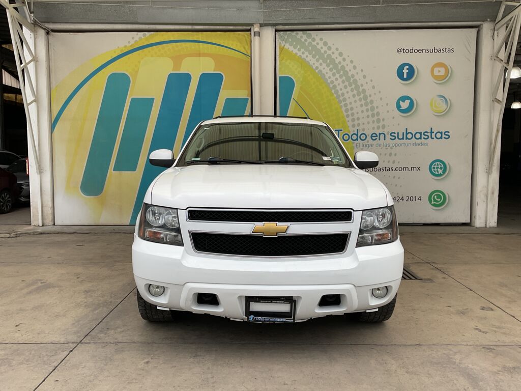 Chevrolet Suburban 2013 5p LT V8/5.3 Piel 2da Banca Cubo Aut  2013 Chevrolet Suburban Venta Exteriores 2