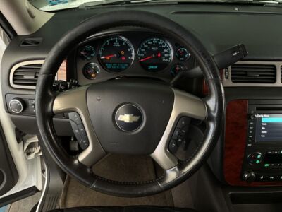 Chevrolet Suburban 2013 5p LT V8/5.3 Piel 2da Banca Cubo Aut 