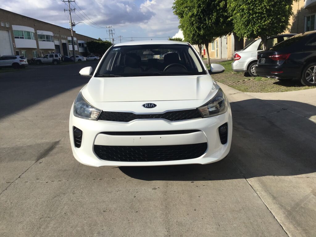 Kia Rio 2020 4p Sedán LX L4/1.6 Man  2020 Kia Rio Venta Exteriores 2