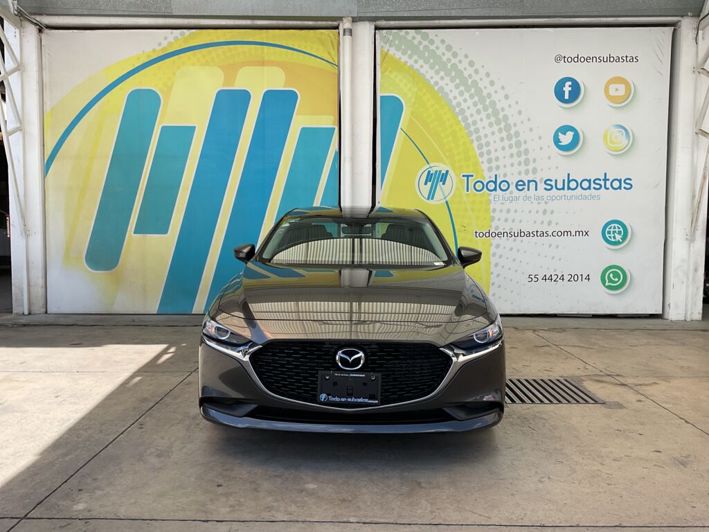 Mazda 3 2021 4p Sedán i Sport L4/2.5 Skyactive-Drive 2021 Mazda 3 Venta Exteriores 2