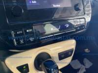 Toyota Prius 2017  2017 Toyota Prius Ingreso Interiores 10