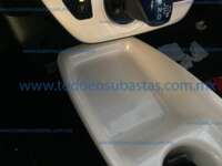 Toyota Prius 2017  2017 Toyota Prius Ingreso Interiores 12