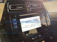 Toyota Prius 2017  2017 Toyota Prius Ingreso Interiores 9