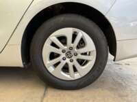 Toyota Prius 2017 5p Base Hibrido L4/1.8 Aut 2017 Toyota Prius Venta Llantas 4