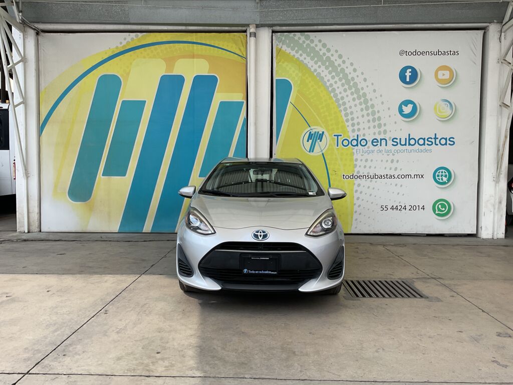 Toyota Prius 2018 5p C Híbrido L4/1.5 Aut 2018 Toyota Prius Venta Exteriores 2