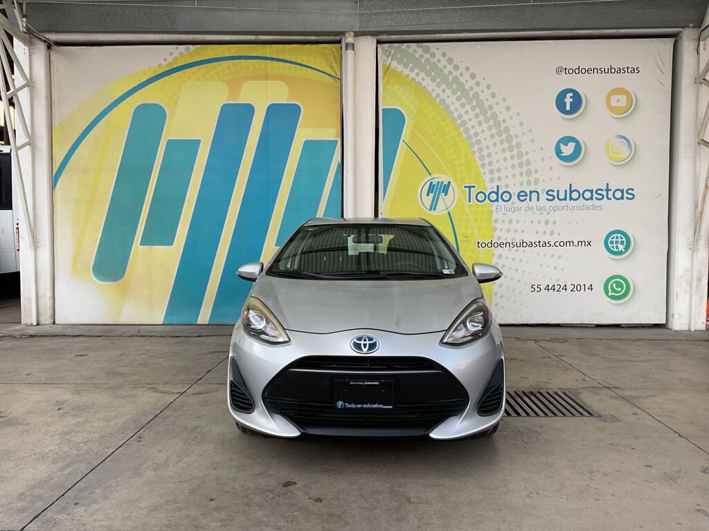 Toyota Prius 2019 5p C Hibrido L4/1.5/Aut 2019 Toyota Prius Venta Exteriores 2