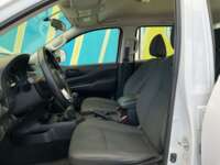 Nissan NP300 Frontier 2023 4p SE L4/2.5 Man 2023 Nissan NP300 Frontier Venta Interiores 19