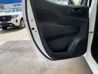 Nissan NP300 Frontier 2023 4p SE L4/2.5 Man 2023 Nissan NP300 Frontier Venta Interiores 20