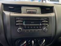 Nissan NP300 Frontier 2023 4p SE L4/2.5 Man 2023 Nissan NP300 Frontier Venta Interiores 9