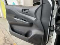 Nissan NP300 Frontier 2023 4p SE L4/2.5 Man 2023 Nissan NP300 Frontier Venta Interiores 18