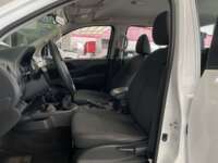 Nissan NP300 Frontier 2023 4p SE L4/2.5 Man 2023 Nissan NP300 Frontier Venta Interiores 19