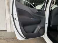 Nissan NP300 Frontier 2023 4p SE L4/2.5 Man 2023 Nissan NP300 Frontier Venta Interiores 20