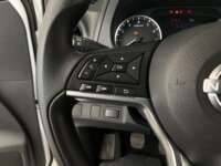 Nissan NP300 Frontier 2023 4p SE L4/2.5 Man 2023 Nissan NP300 Frontier Venta Interiores 6