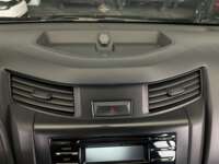 Nissan NP300 Frontier 2023 4p SE L4/2.5 Man 2023 Nissan NP300 Frontier Venta Interiores 8