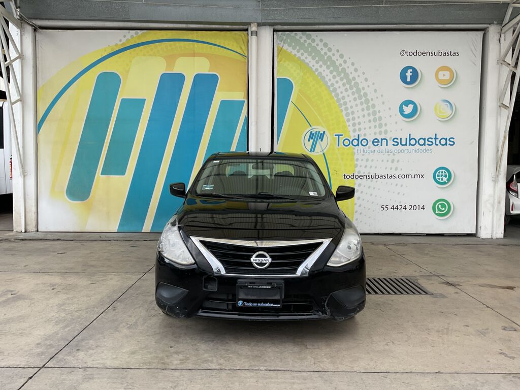 Nissan Versa 2019 4p Sense L4/1.6 Man 2019 Nissan Versa Venta Exteriores 2