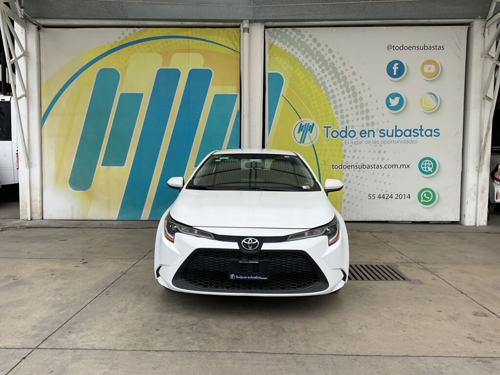 Toyota Corolla 2020 4p Base L4/1.8 CVT  2020 Toyota Corolla Venta Exteriores 2