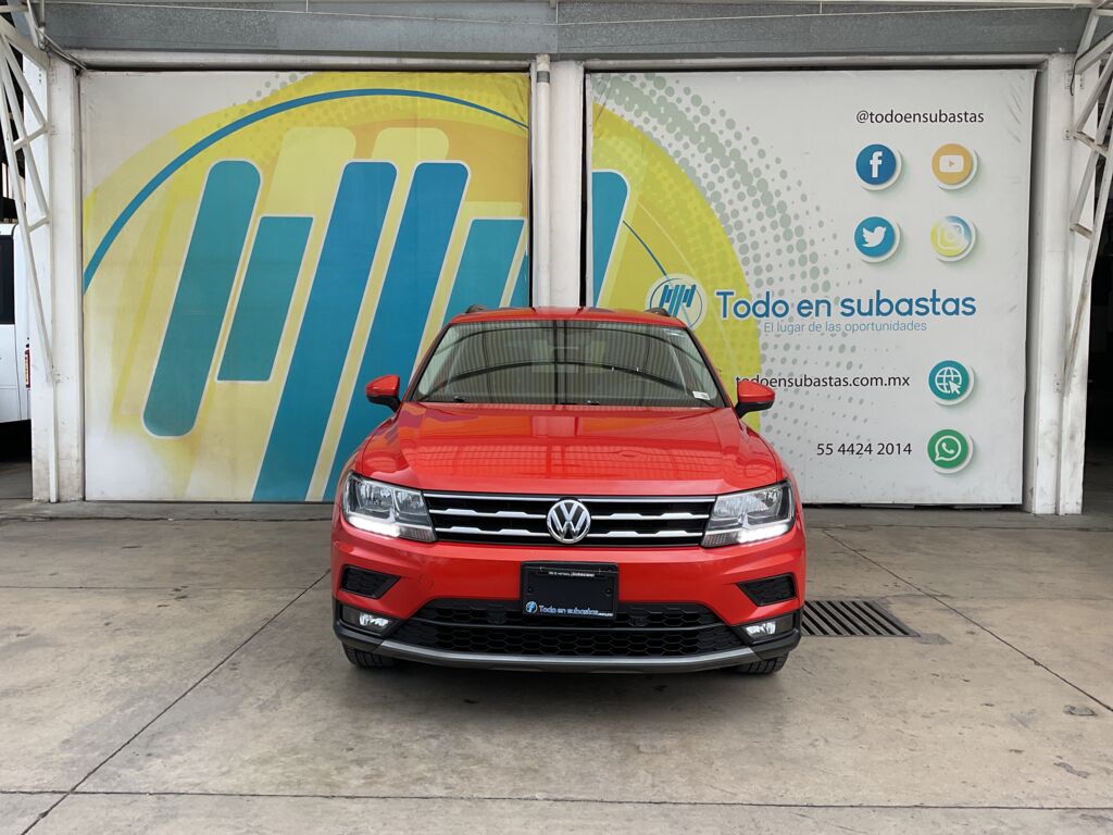 Volkswagen Tiguan 2018 5p Comfortline L4/1.4/T DSG Piel 2018 Volkswagen Tiguan Venta Exteriores 2