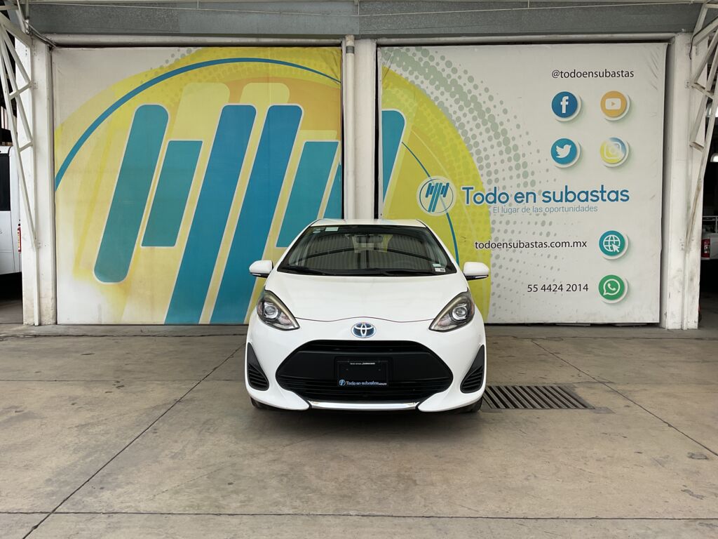 Toyota Prius 2021 5p C Híbrido L4/1.5 Aut 2021 Toyota Prius Venta Exteriores 2
