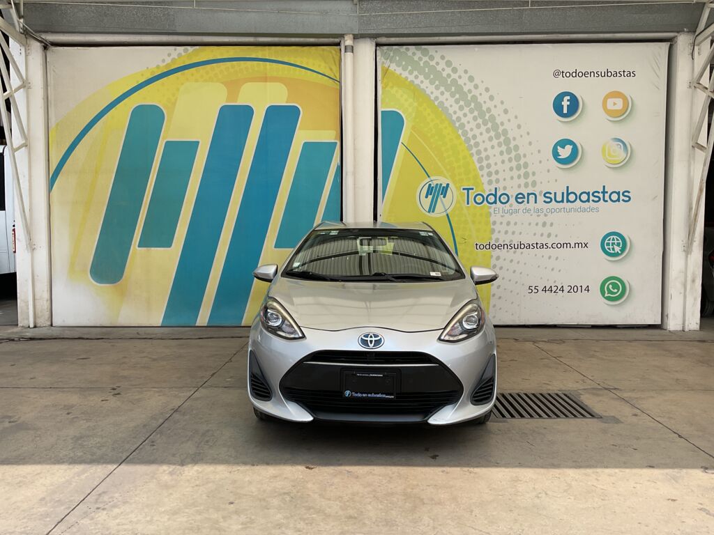 Toyota Prius 2019 5p C Hibrido L4/1.5/Aut 2019 Toyota Prius Venta Exteriores 2