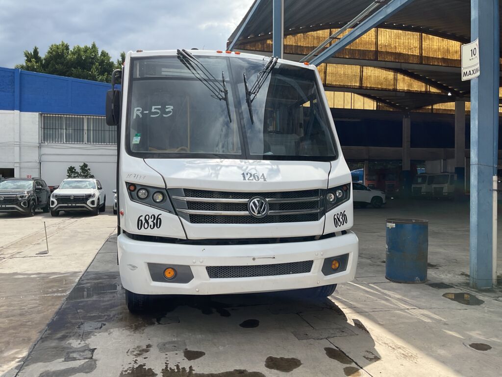 Volkswagen 14.190 2024 2p OD 4X2 L4/4.5 Ma Diesel Carrocería Ayco para 41 Pasajeros  2024 Volkswagen 14.190 Venta Exteriores 2