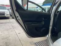 Toyota Prius 2019 5p C Hibrido L4/1.5/Aut 2019 Toyota Prius Venta Interiores 22