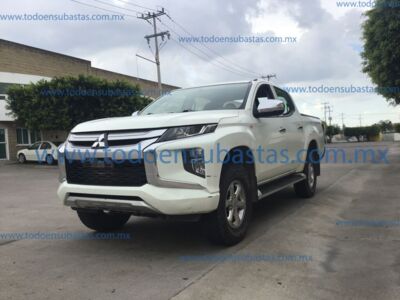 Mitsubishi L200 2021 4p Doble L4/2.5/T Diesel Man 4x4