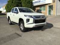 Mitsubishi L200 2021 4p Doble L4/2.5/T Diesel Man 4x4 2021 Mitsubishi L200 Venta Exteriores 3