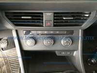Volkswagen Jetta 2023 4p Trendline L4/1.4/T Man 2023 Volkswagen Jetta Ingreso Interiores 3