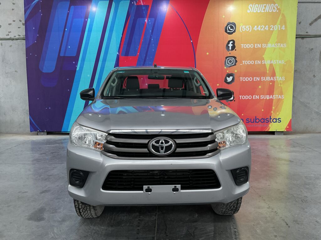 Toyota Hilux 2020 4p Doble Cabina Base L4/2.7 Man 2020 Toyota Hilux Venta Exteriores 2
