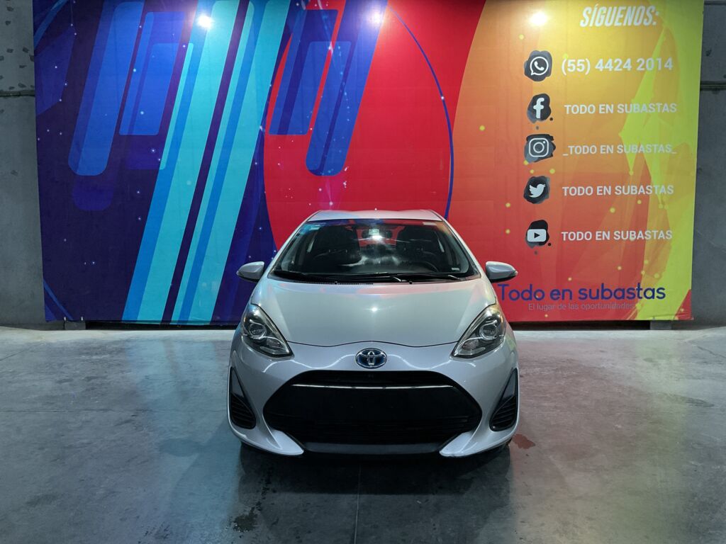 Toyota Prius 2019 5p C Hibrido L4/1.5/Aut 2019 Toyota Prius Venta Exteriores 2