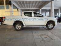 Mitsubishi L200 2022 4p GLX Doble Cabina L4/2.4 Man 2022 Mitsubishi L200 Ingreso Exteriores 3