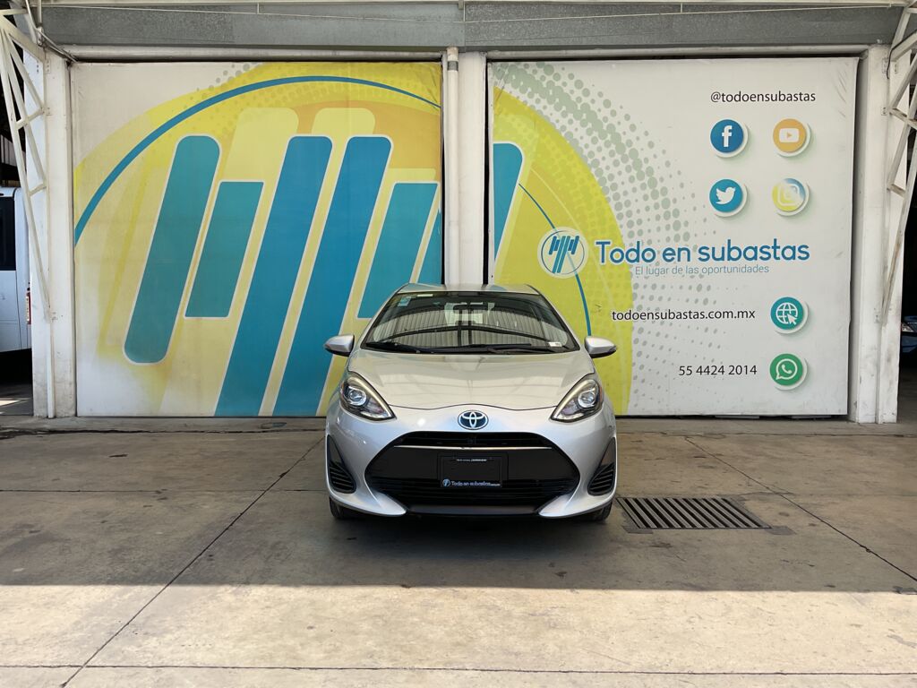 Toyota Prius 2019 5p C Hibrido L4/1.5/Aut 2019 Toyota Prius Venta Exteriores 2