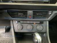 Volkswagen Jetta 2021 4p Trendline L4/1.4/T Aut 2021 Volkswagen Jetta Ingreso Interiores 9