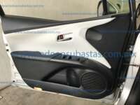 Toyota Prius 2017 5p Base Híbrido L4/1.8 Aut  2017 Toyota Prius Ingreso Interiores 16