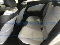 Toyota Prius 2017 5p Base Híbrido L4/1.8 Aut  2017 Toyota Prius Ingreso Interiores 19