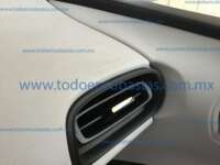 Toyota Prius 2017 5p Base Híbrido L4/1.8 Aut  2017 Toyota Prius Ingreso Interiores 9