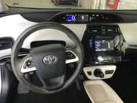 Toyota Prius 2017 5p Base Híbrido L4/1.8 Aut  2017 Toyota Prius Venta Interiores 1