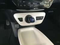 Toyota Prius 2017 5p Base Híbrido L4/1.8 Aut  2017 Toyota Prius Venta Interiores 17