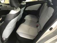 Toyota Prius 2017 5p Base Híbrido L4/1.8 Aut  2017 Toyota Prius Venta Interiores 22