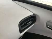 Toyota Prius 2017 5p Base Híbrido L4/1.8 Aut  2017 Toyota Prius Venta Interiores 10
