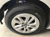 Toyota Prius 2017 5p Base Híbrido L4/1.8 Aut  2017 Toyota Prius Venta Llantas 4