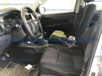 Toyota Hilux 2019 4p Doble Cabina Base L4/2.7 Man  2019 Toyota Hilux Ingreso Interiores 14