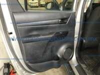 Toyota Hilux 2019 4p Doble Cabina Base L4/2.7 Man  2019 Toyota Hilux Ingreso Interiores 15