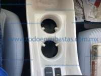 Toyota Prius 2017  2017 Toyota Prius Ingreso Interiores 13