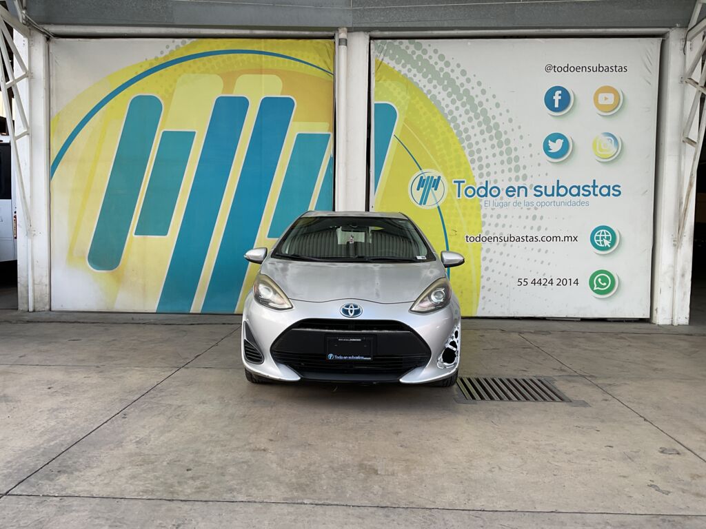 Toyota Prius 2018 5p C Híbrido L4/1.5 Aut 2018 Toyota Prius Venta Exteriores 2