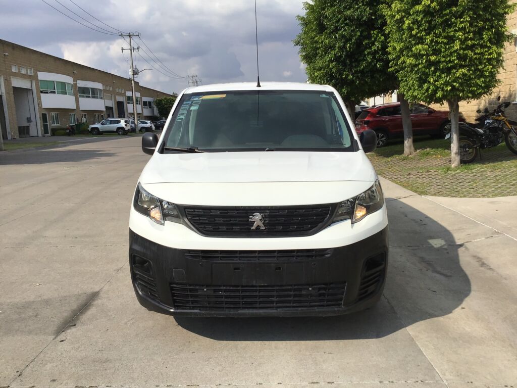 Peugeot Partner 2021 5p L4/1.6/T Diesel Man 2021 Peugeot Partner Venta Exteriores 2