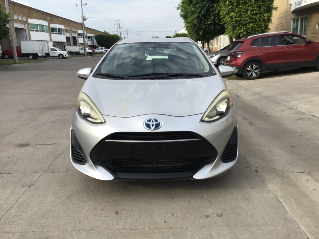 Toyota Prius 2018 5p C Híbrido L4/1.5 Aut 2018 Toyota Prius Venta Exteriores 2
