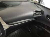 Toyota Prius 2017 5p Base Híbrido L4/1.8 Aut  2017 Toyota Prius Venta Interiores 11